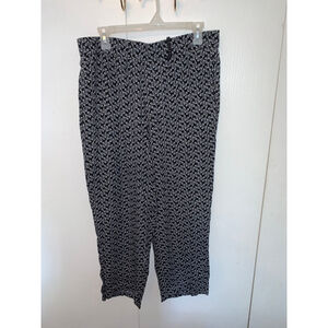 Women's Olsen Europe Black White Leaf Print Ankle Cropped Pants Size 10